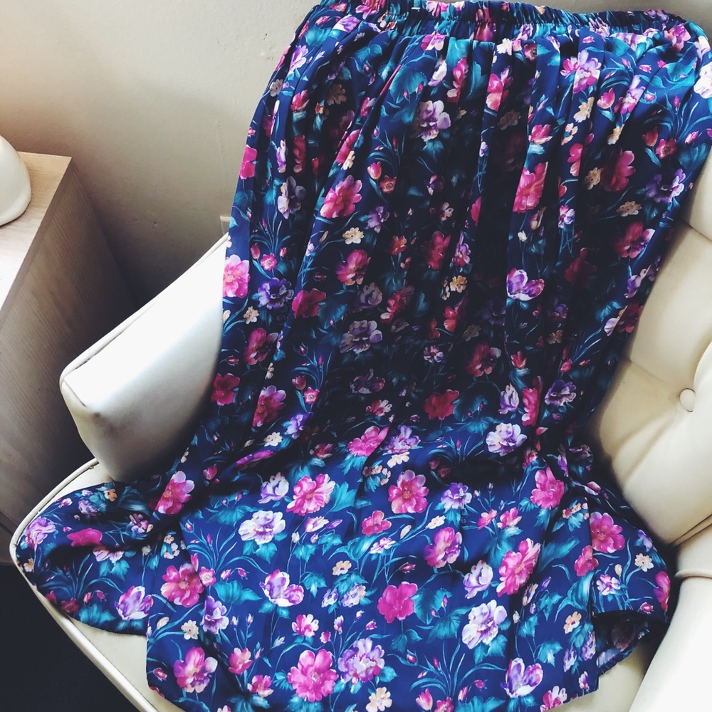 Retro blue floral skirt